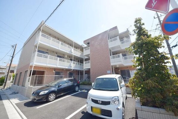 レオネクストヴァレッタの物件外観写真